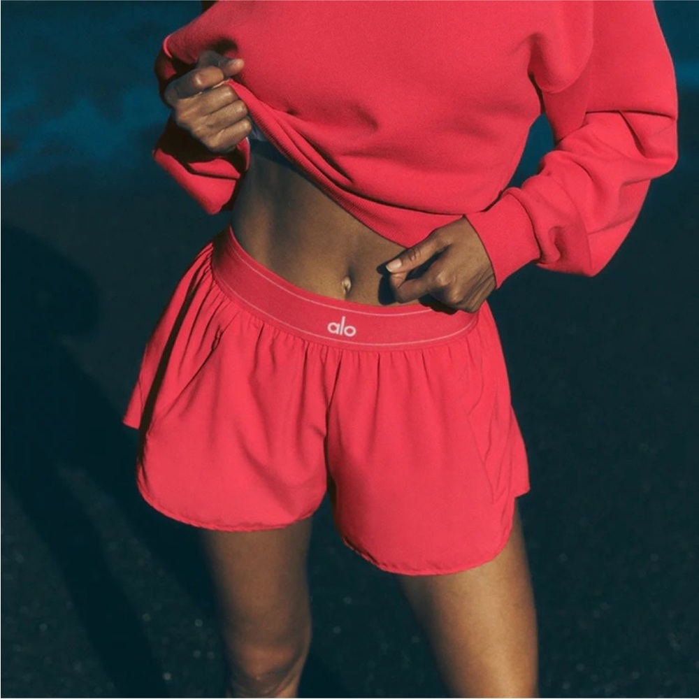 **SOLD**NWT Alo yoga match point short candy red XS - Picture 5 of 7